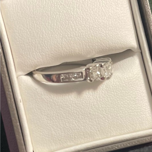 Size 7 Michael Hill Bridal Set - Picture 6 of 9